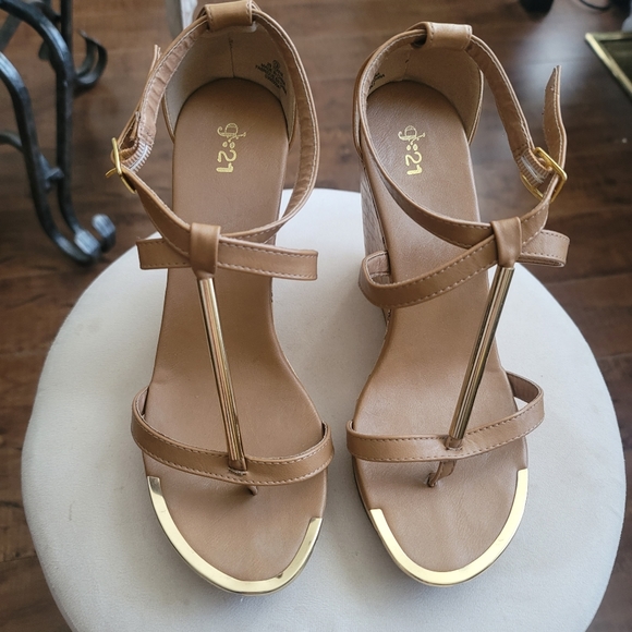 Women's Platform Wedges Strap Sandals In Tan / Nude Color Size 7 1/2 - Picture 10 of 15